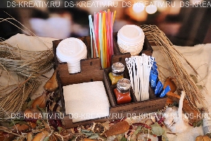 Стойка из дерева для Пышечной (салфетки, сахар, трубочки, стаканы,крышки), фото №3